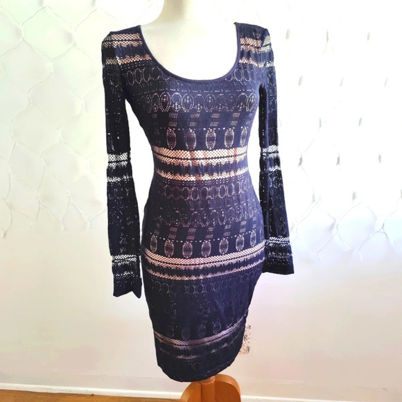 BCBG MaxAzria / Navy Lace / LS / Size Small - Picture 1 of 14